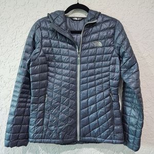 The North Face Women's Quilted Thermoball Hoodie - Muted Green/Gray - Medium